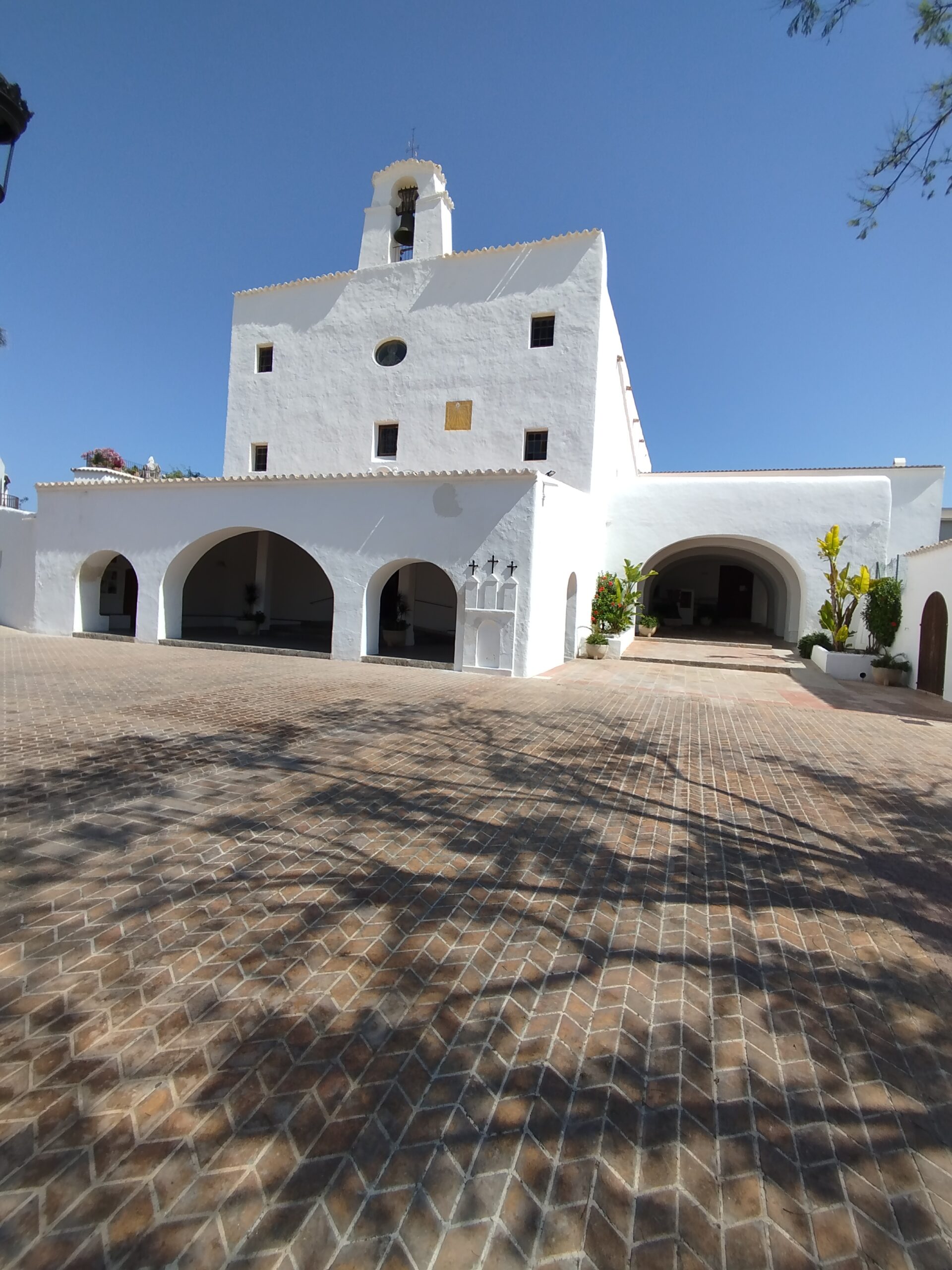 Visitando a la Iglesia de San José de la Talaia